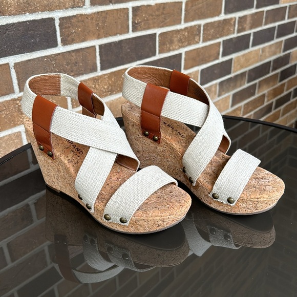 Lucky Brand Marla Natural/Brick Canvas Wedge Sandals, 6.5, in Original Box - Picture 2 of 13